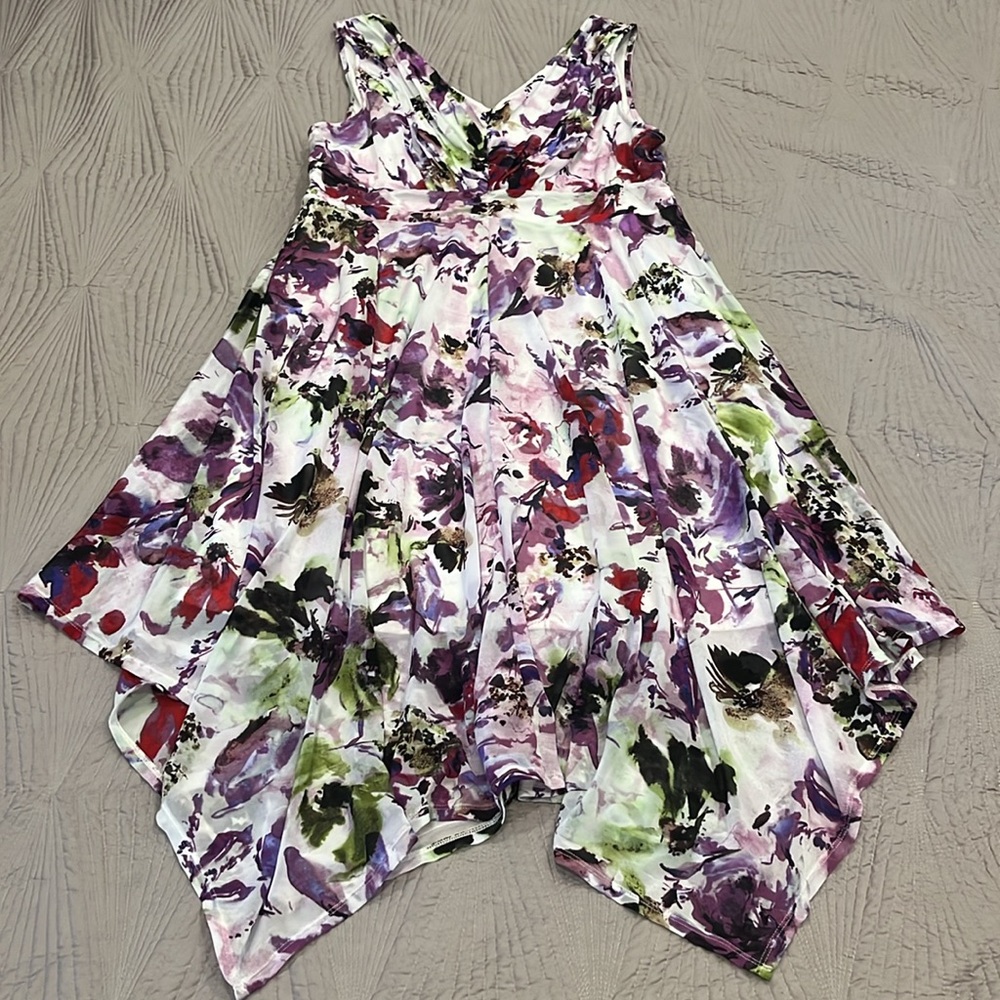 Vera Wang Women’s Simple Vera Purple Floral VNeck Lined Dress - Picture 2 of 9